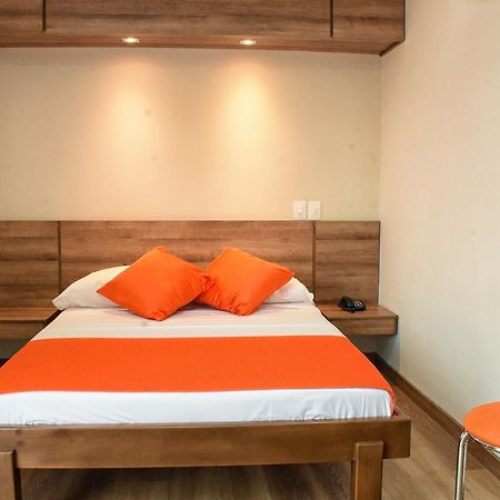 Hotel El Lago 1 Pereira Bagian luar foto