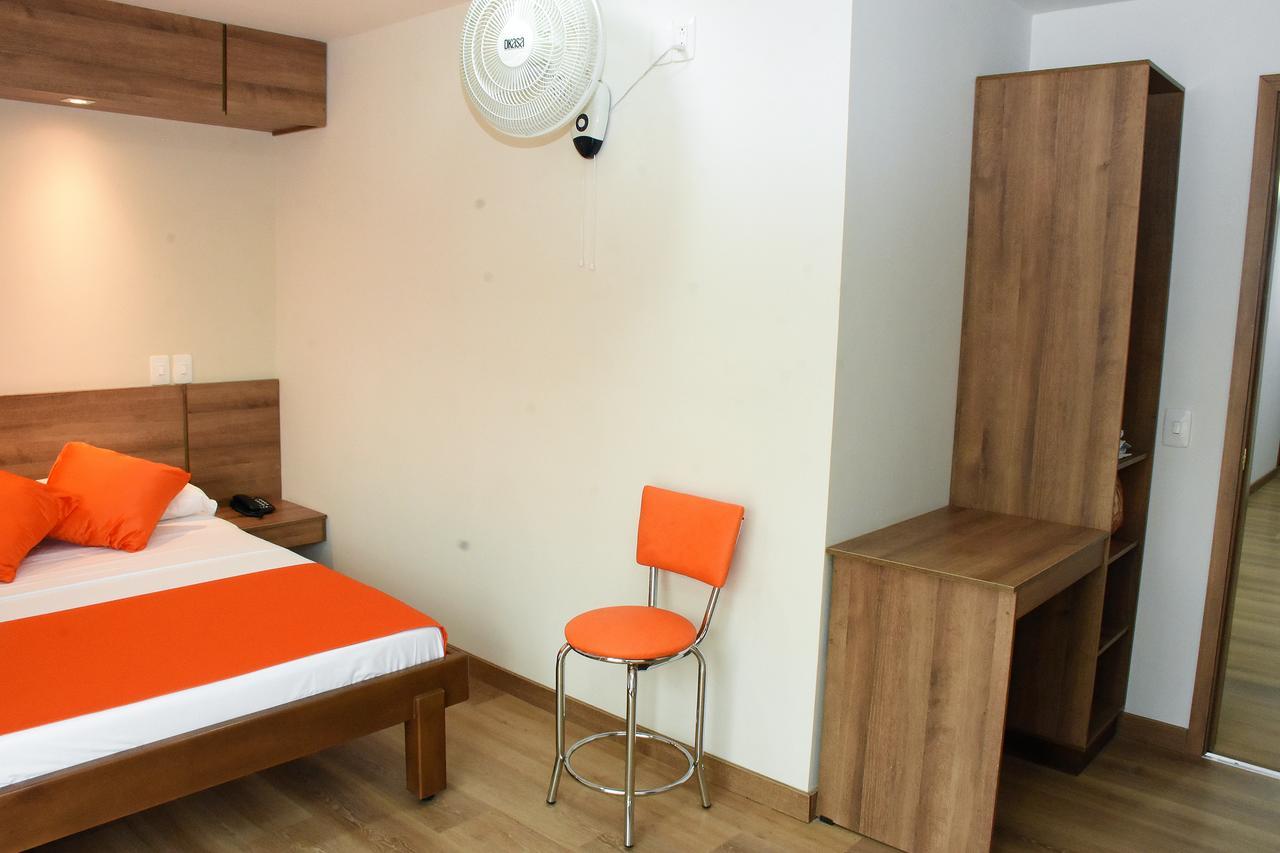 Hotel El Lago 1 Pereira Bagian luar foto